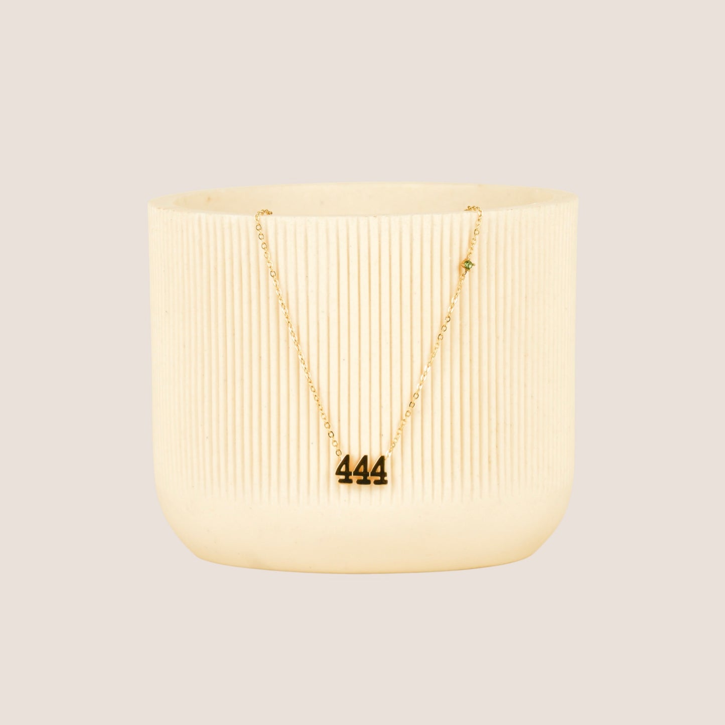 Collar 444
