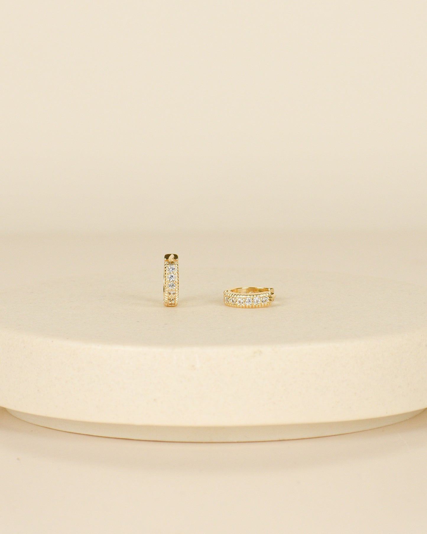 Huggie Mini Zirconias