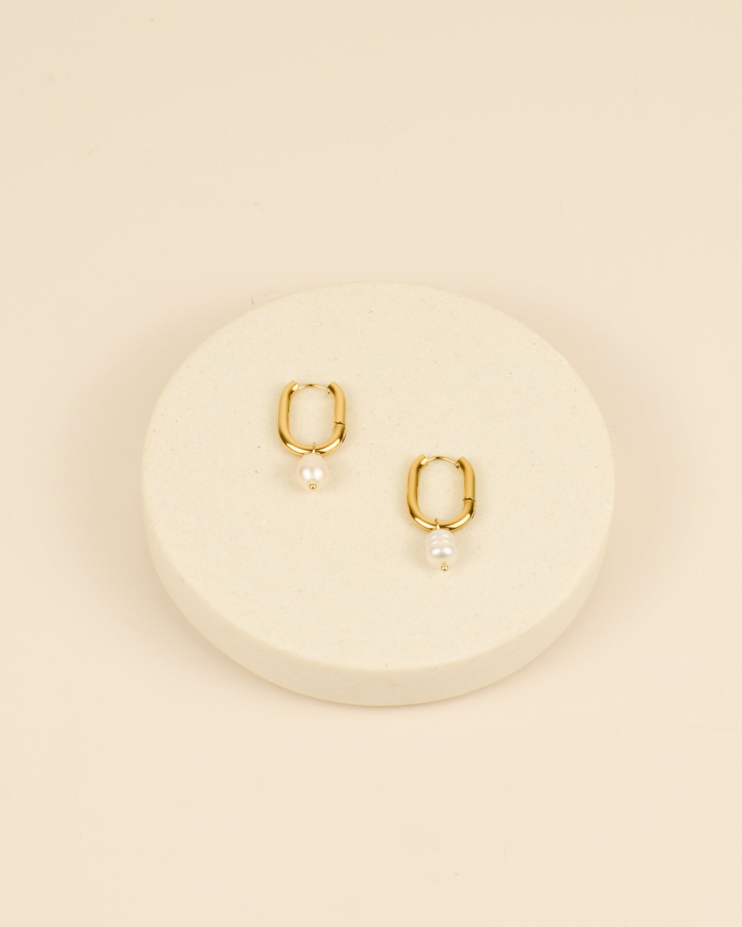 Aretes Oval + Perla